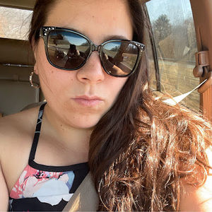 Meet your Posher, Marina